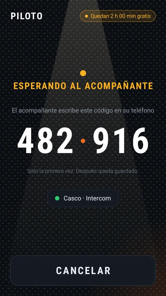 El piloto espera al acompañante y muestra el código 482 916