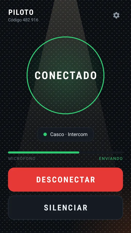 Conectado: anillo verde, el sonido va al casco, micrófono enviando