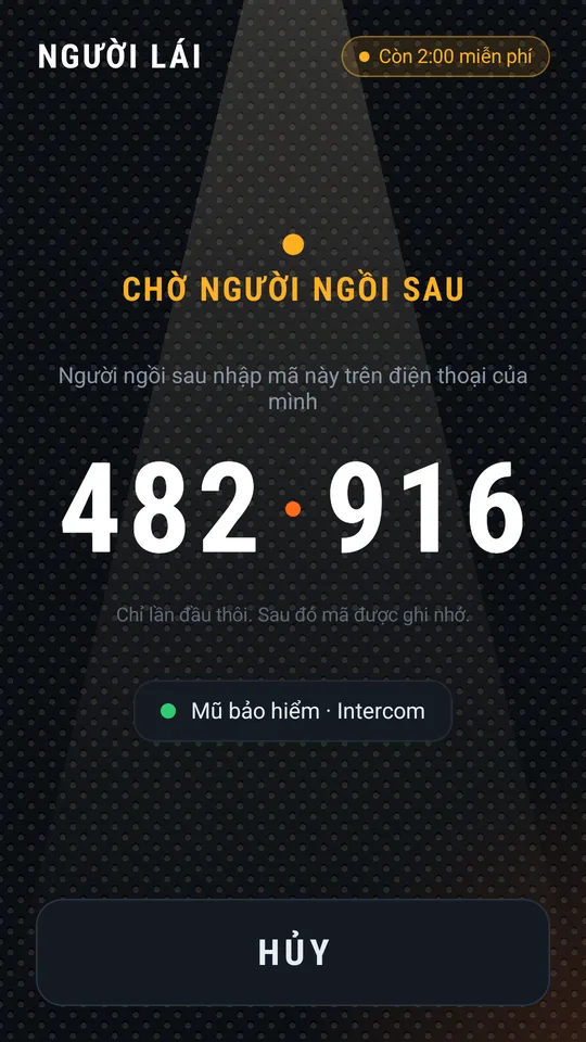 Người lái đang chờ người ngồi sau, hiện mã 482 916