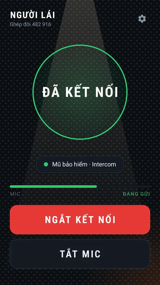 Đã kết nối: vòng tròn xanh, âm thanh ra mũ bảo hiểm, mic đang gửi